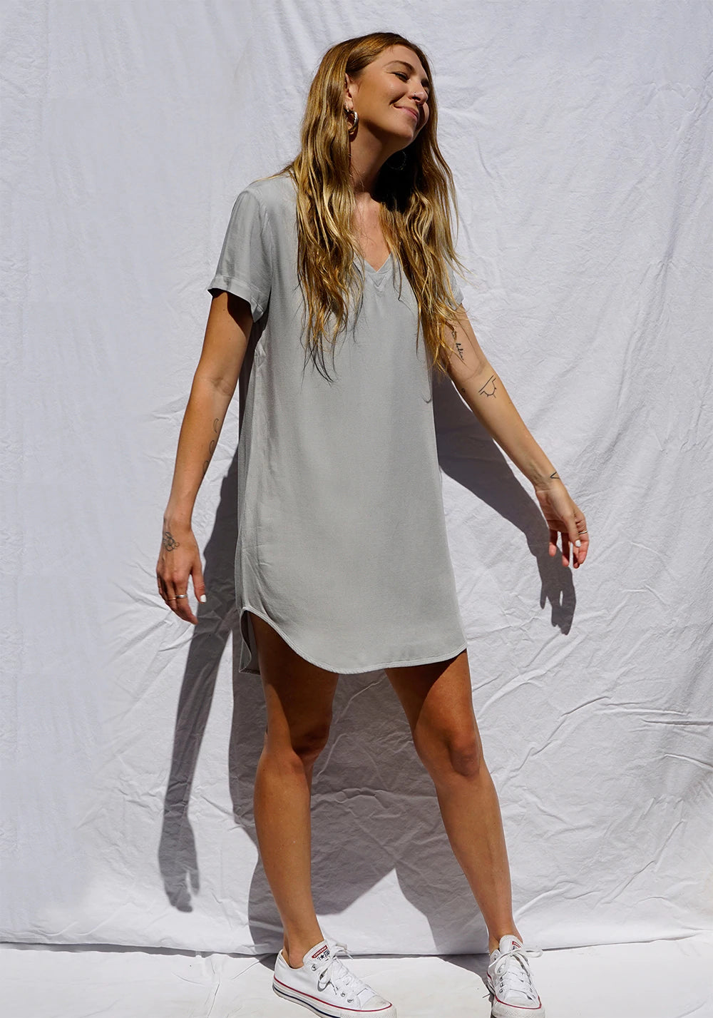 Bella Dahl V-Neck Tee Dress Foggy Sky